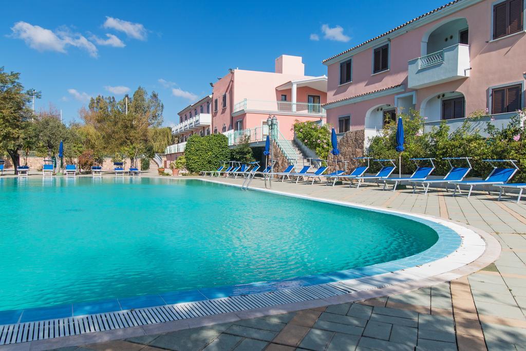 Albergo Residenziale Gli Ontani Cala Liberotto Buitenkant foto