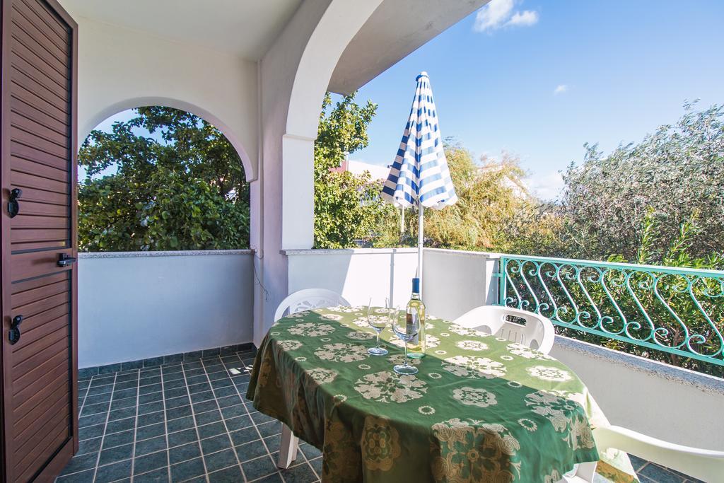 Albergo Residenziale Gli Ontani Cala Liberotto Buitenkant foto
