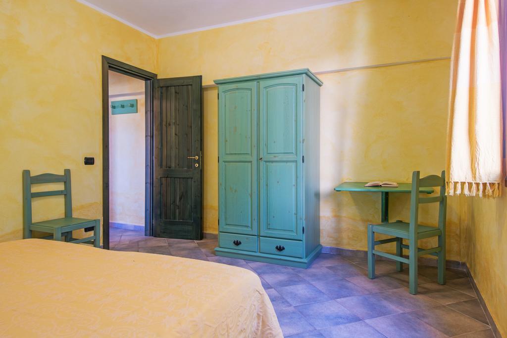 Albergo Residenziale Gli Ontani Cala Liberotto Buitenkant foto
