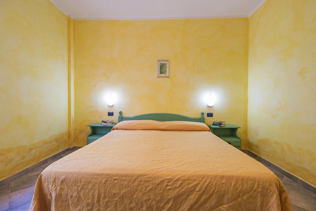 Albergo Residenziale Gli Ontani Cala Liberotto Buitenkant foto