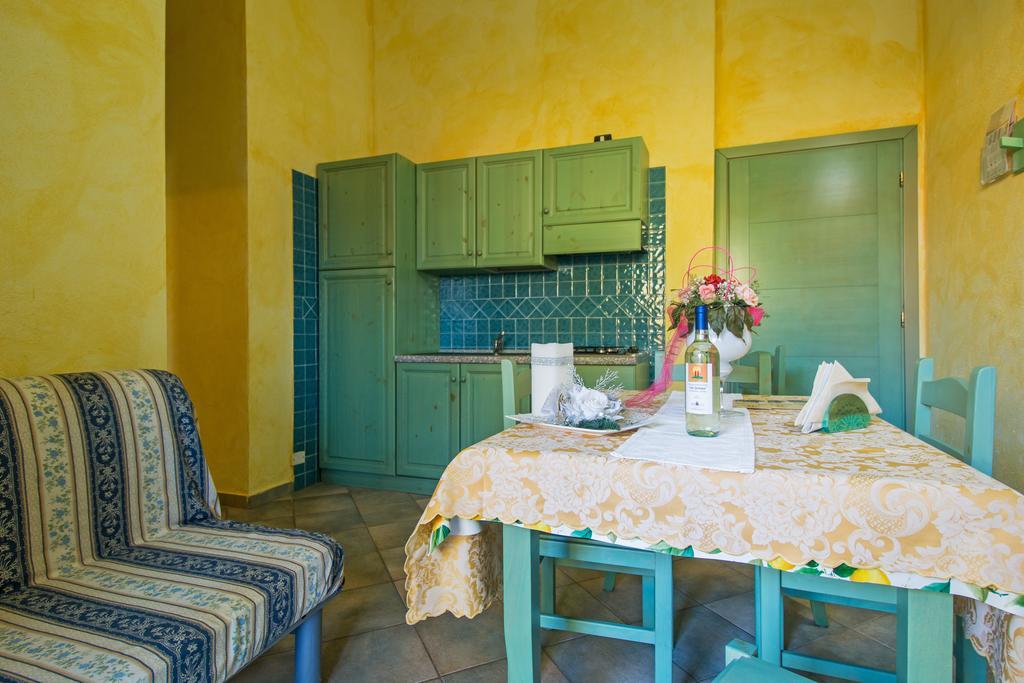 Albergo Residenziale Gli Ontani Cala Liberotto Buitenkant foto