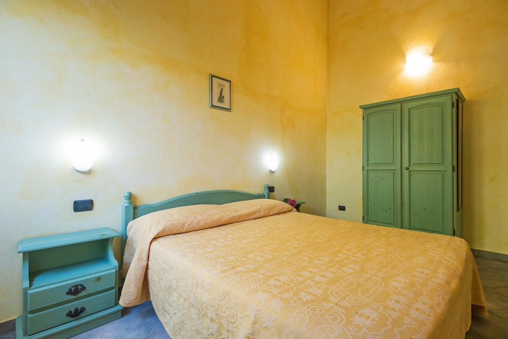 Albergo Residenziale Gli Ontani Cala Liberotto Buitenkant foto